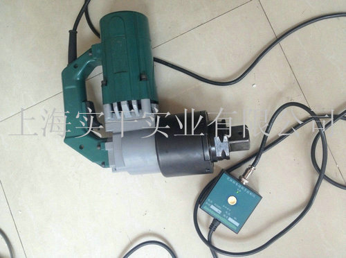 ��Ť��늄Ӱ������b���ݼy������˨�ęCе��ʩ�����ߣ������Ԅӿ���Ť�ع��ܡ��V��������˨���Y�������ļ��O���S�������ܼ�������ұ�𡢰l��O��İ��b�����͙Cе�������O���܇�v�b�����I���Լ����ݼy�o�̼���Ť�ؼ��S�������Ї���Ҫ��Ĉ��ϡ�